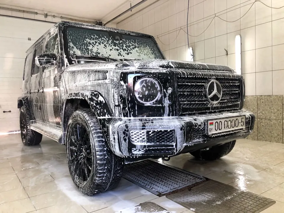 Mercedes G-класса в пене на мойке CleanMachine